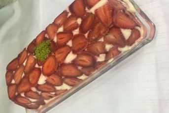 Baton Çilekli Sütlü Tatlı