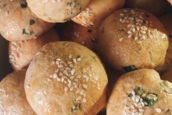 Mayasız Dereotlu Maydonozlu Fit Poğaça