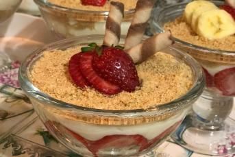 En Kolayından Çilekli Magnolia Tarifi