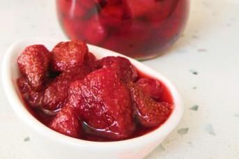 Tam Ölçüsüyle Nefis Çilek Reçeli Tarifi