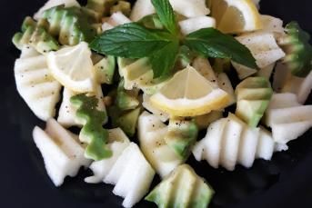 Elmalı Avokado Salatası