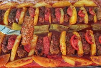 En Kolay Kızartmadan İzmir Köfte