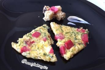 Salamlı Peynirli Yumurta Tarifi