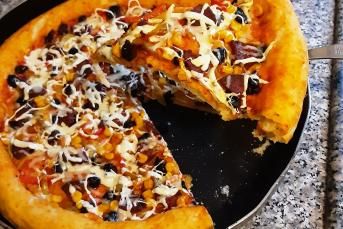 Ev Yapımı Karışık Pizza Tarifi