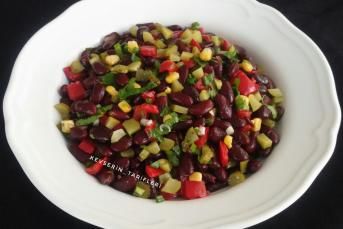 Meksika Fasulyesi Salatası
