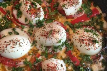 Sebzeli Yumurta Kapama