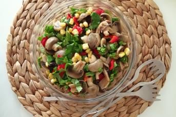 Renkli Mantar Salatası