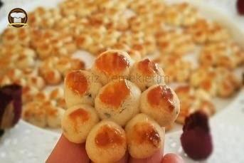 Çörek Otlu Çiçek Kurabiye