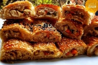 Baklavalık Yufkadan Tavuklu Börek