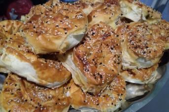 Ispanaklı Peynirli Nefis Börek