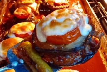 Kaşarlı Etli Fırında Bostan Patlıcanı