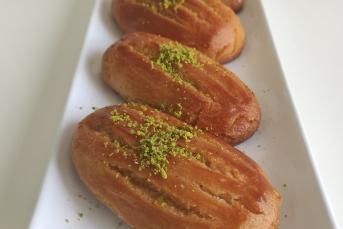 Kıyır Kıyır Ağızda Dağılan Şekerpare