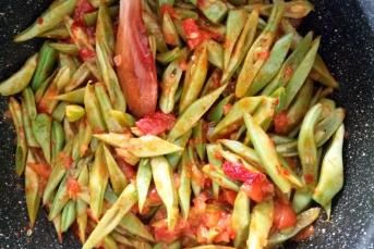 Patatesli Taze Yeşil Fasulye Yemeği