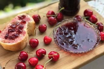 Tam Kıvamında Kiraz Reçeli