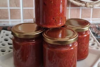 Acuka Lezzetinde Acılı Sos