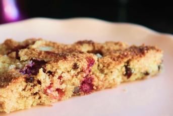 Çikolatalı Vişneli Kolay Pasta