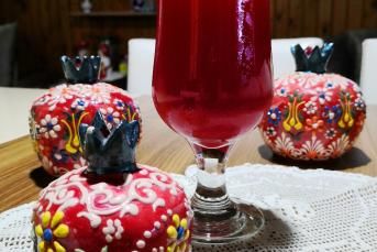 Kızılcık Şerbeti Ve Kızılcık Tarhanası Nasıl Yapılır