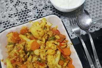 Zerdeçallı Sebzeli Karnıbahar Tarifi