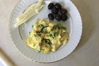 Biberli Soğanlı Kahvaltılık Yumurta