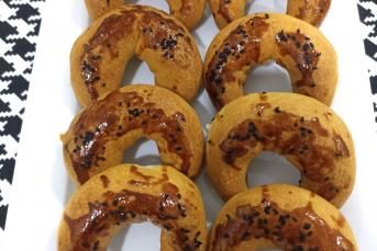 İçi Kıymalı Ay Çöreği