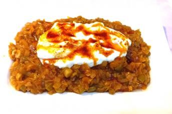 Sarımsaklı Yoğurtlu Pırasa Kavurması