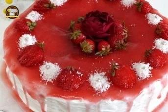 Çilekli Bisküvi Pastası