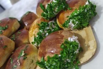 Sarımsaklı Ve Labneli Poğaça (Sakallı)