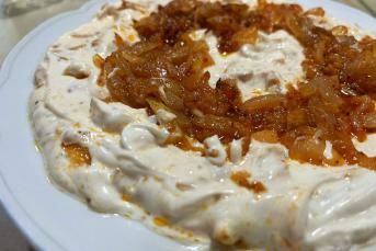 Soğan Yoğurtlaması Mezesi