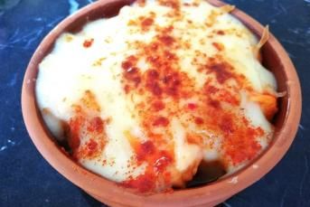 Beşamel Soslu Tavuklu Güveç Kebabı