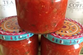 Pizzada Makarnada Kahvaltıda Kullanılan Ezme Domates Sosu