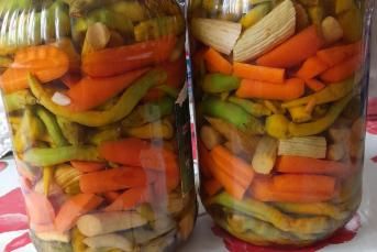 Ev Yapımı Karışık Turşu Nasıl Yapılır?