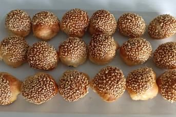 Lokmalık Susamlı Milföy Topları