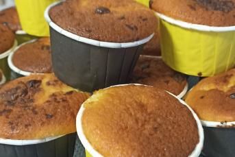 Muffin Kalıbında Karışık Çikolatali Kapkek Tarifi