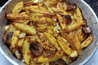 Fırında Baharatlı Elma Dilim Patates (Özel Sosuyla)