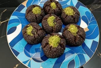 Haşhaşlı Kakaolu Cevizpare Tatlısı