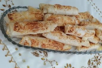 Unlu Sirkeli Çıtır Börek Tarifi