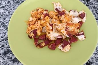 Sucuklu Baharatlı Yumurta