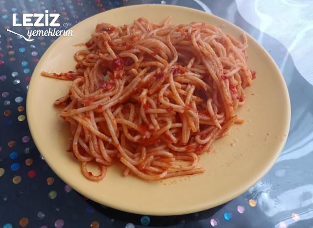 Domates Soslu Spagetti