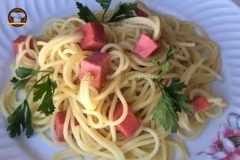 Salamlı Spagetti