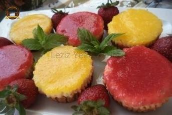 Portakallı Ve Çilekli Cheesecake