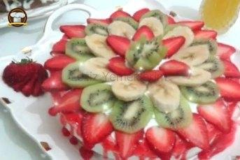 Meyveli Yaş Pasta Tarifi