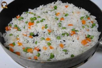 Havuçlu Bezelyeli Pilav