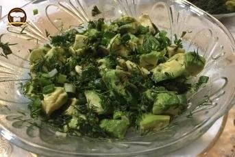 Avokado Salatası