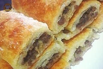 Baklava Yufkasından Sodalı Kıymalı Börek