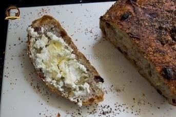 Cevizli Üzümlü Ekmek