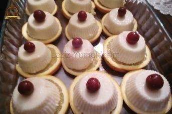 Damla Sakızlı İrmik Tatlısı