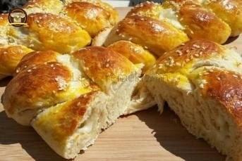 Kaşarlı Paskalya Çöreği