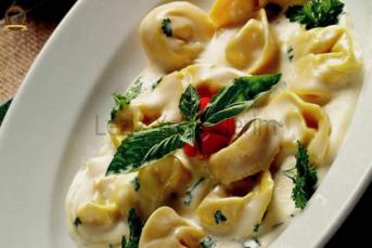 Çerkez Peynirli Ve Sebzeli Makarna