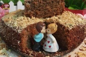 Tarçınlı Üzümlü Kek