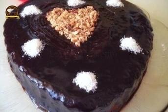 Şerbetli Soslu Muhteşem Kek